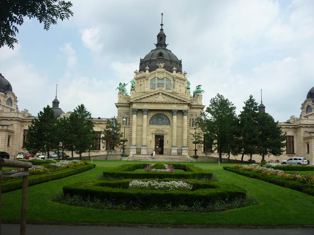 Írisz Apartman Budapeste Exterior foto
